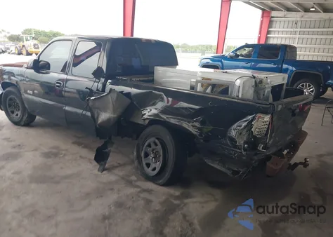 2001 Chevrolet Silverado 1500 from USA, damaged, VIN 2GCEC19W411154811